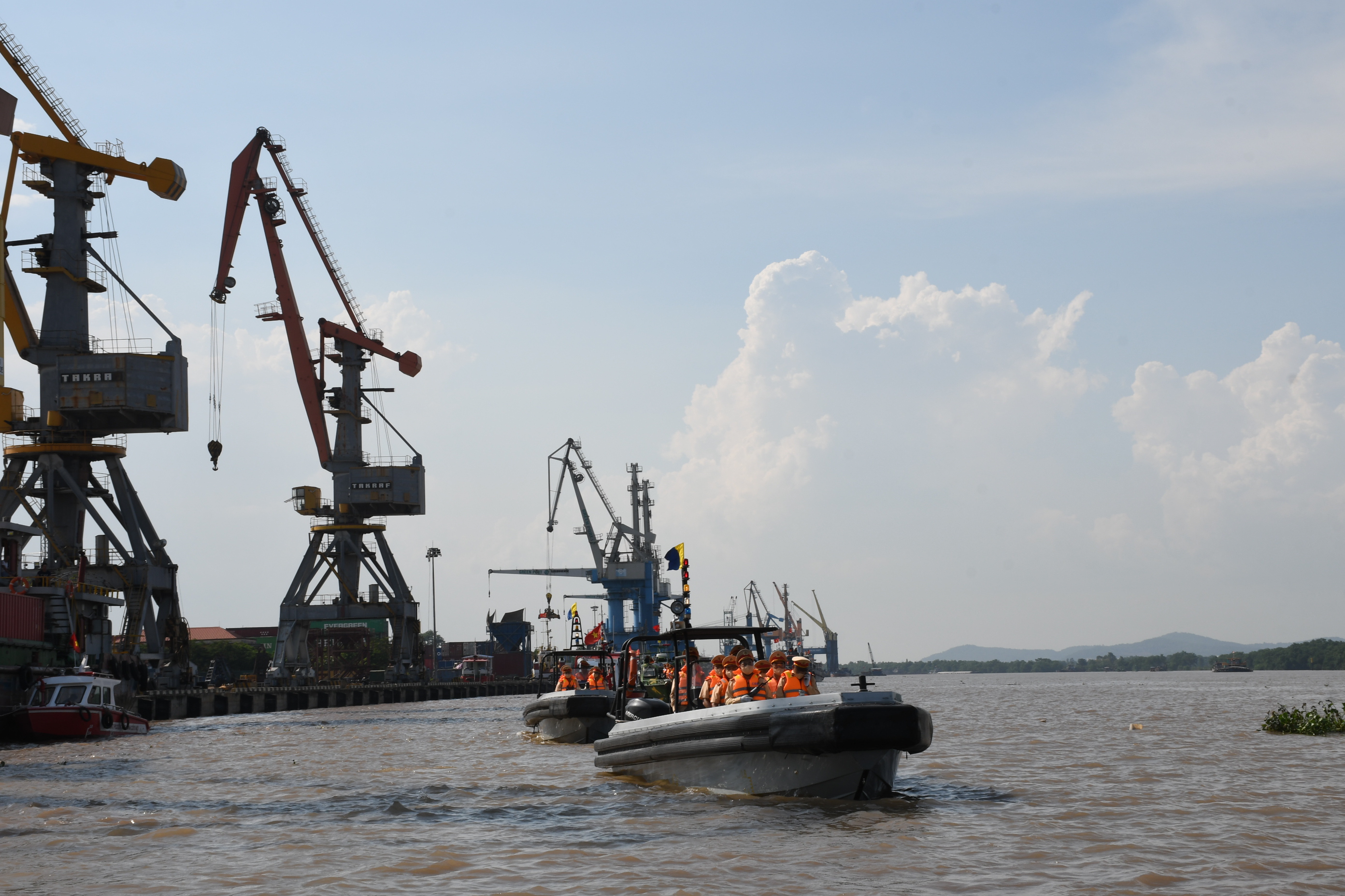 Ưu tiên đầu tư vốn đầu tư công để nâng cấp luồng đường thủy nội địa